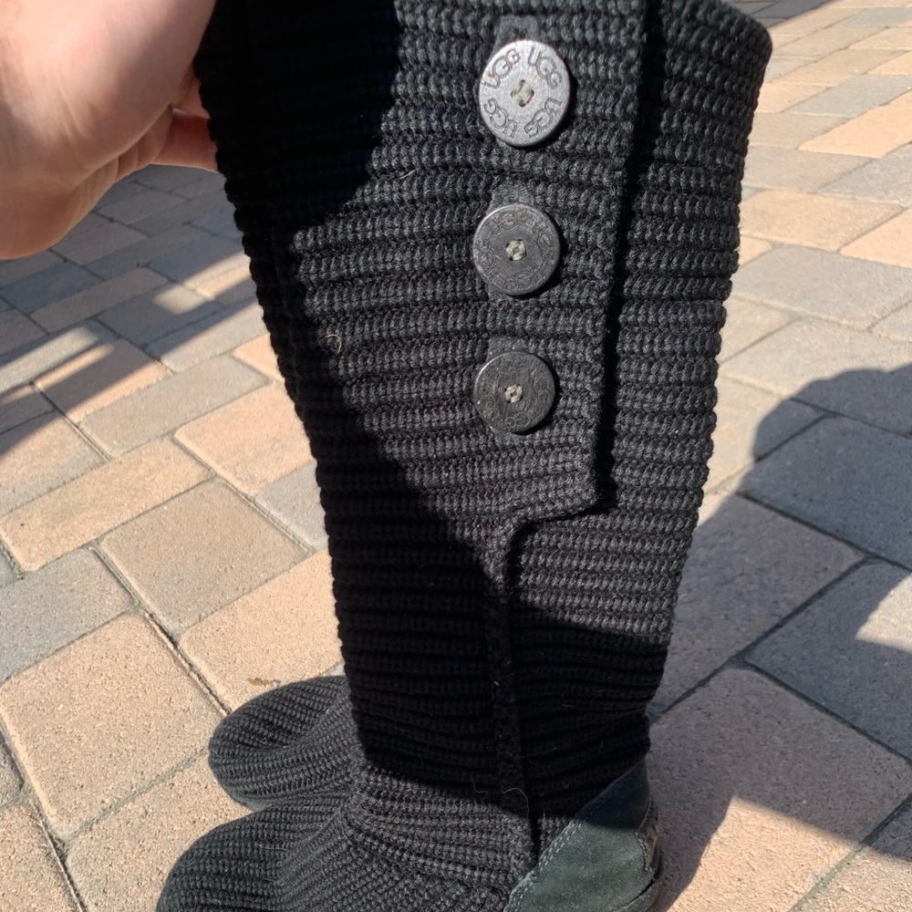 (#7) UGGS BLACK USA 8 EU 39